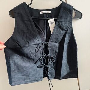 NWT Abercrombie linen blend tie front top